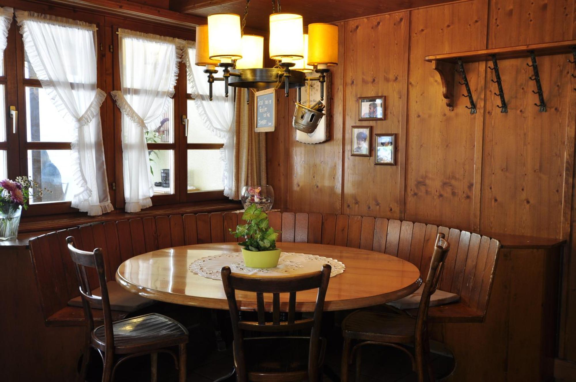 Gasthaus Skiklub Andermatt Exterior photo